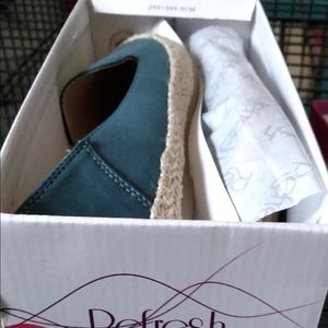 BRAND NEW women’s size 9 shoes